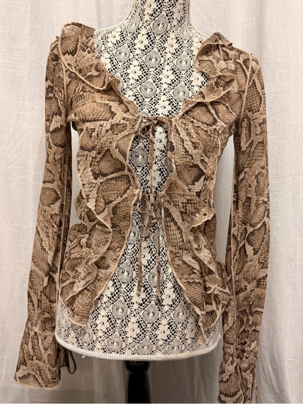 3/$30 🌺 H&M Snake Print Top